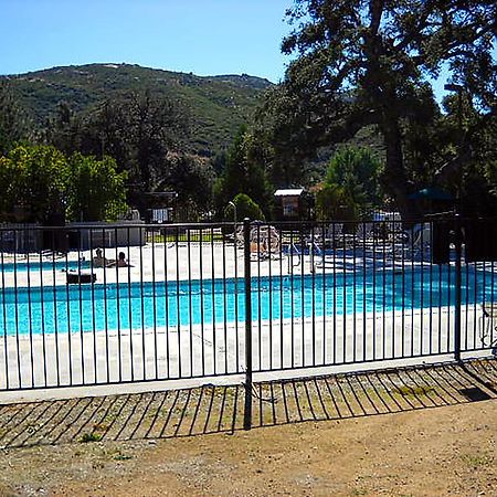 Oakzanita Springs Camping Resort Cottage 3 Descanso Dış mekan fotoğraf