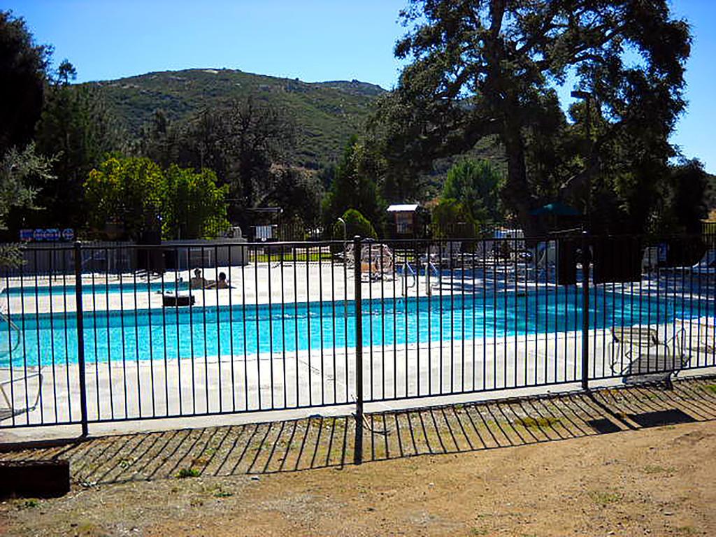 Oakzanita Springs Camping Resort Cottage 3 Descanso Dış mekan fotoğraf